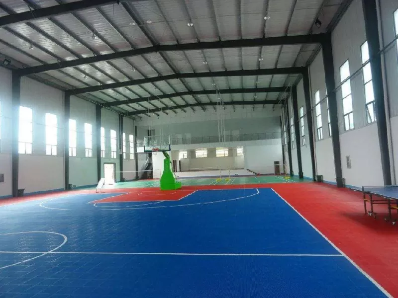 Salla sportive e parafabrikuara Fast Steel