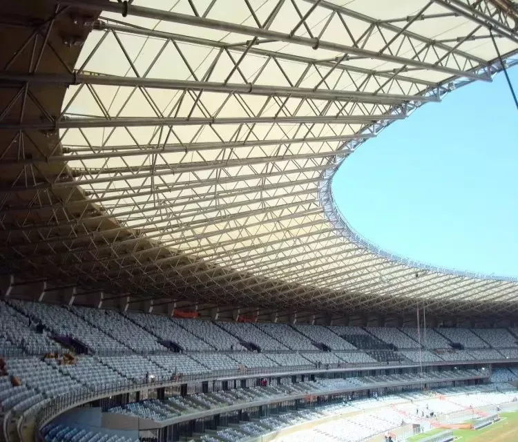 Stadium i qëndrueshëm me tuba çeliku