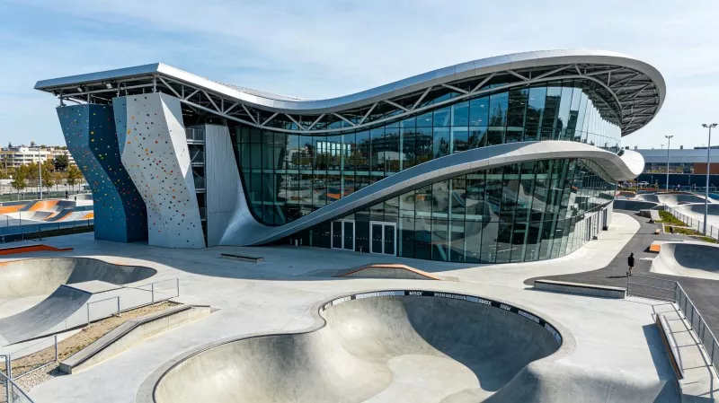 Qendër gjithëpërfshirëse e sporteve ekstreme me strukturë çeliku